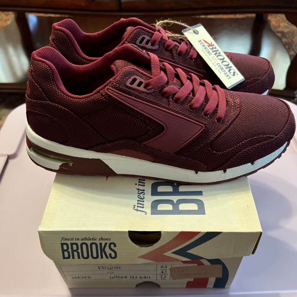 BROOKS MENS FUSION 640 BURGUNDY SNEAKERS 8.5-11